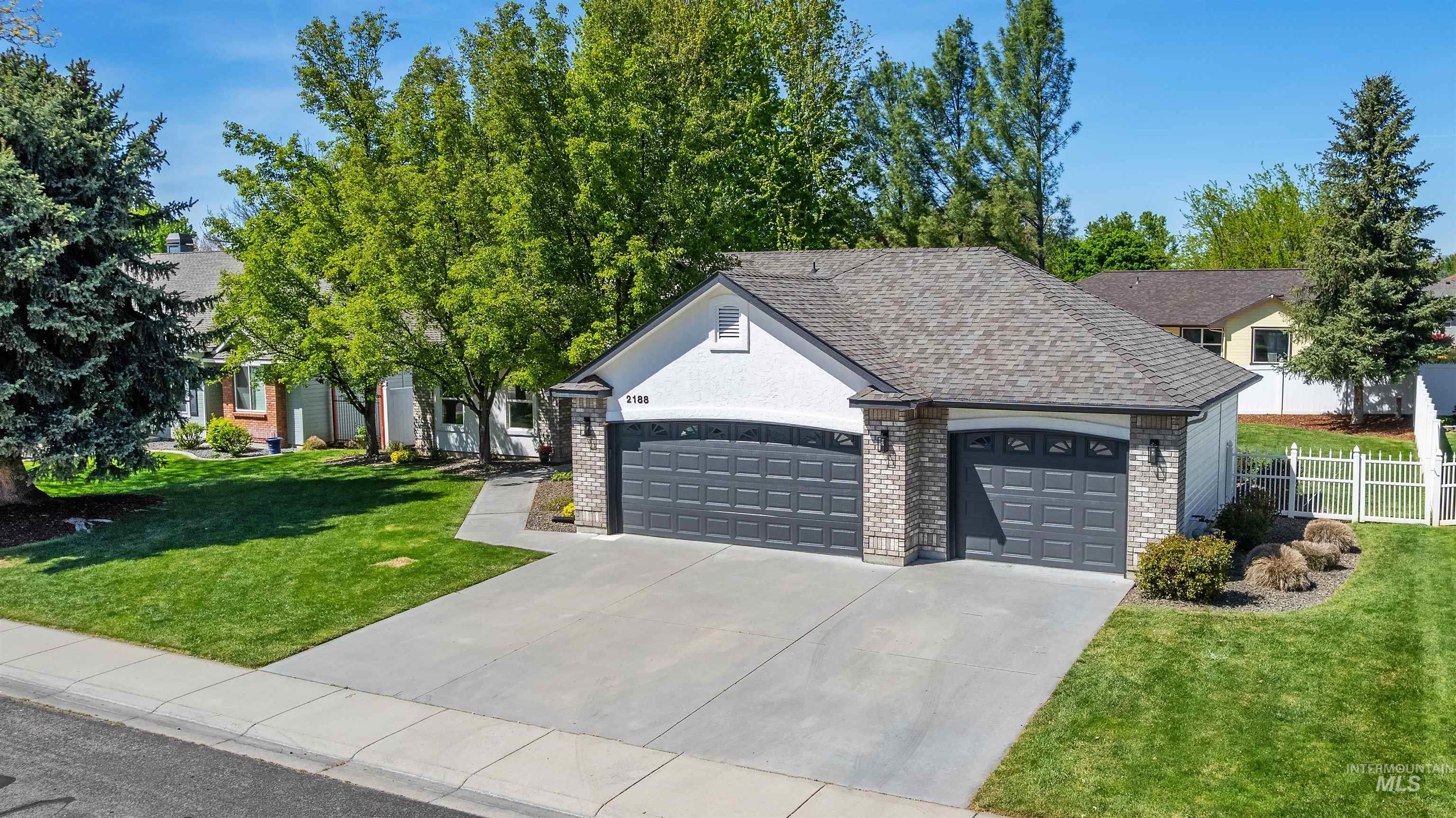 2188 E Skokie Dr