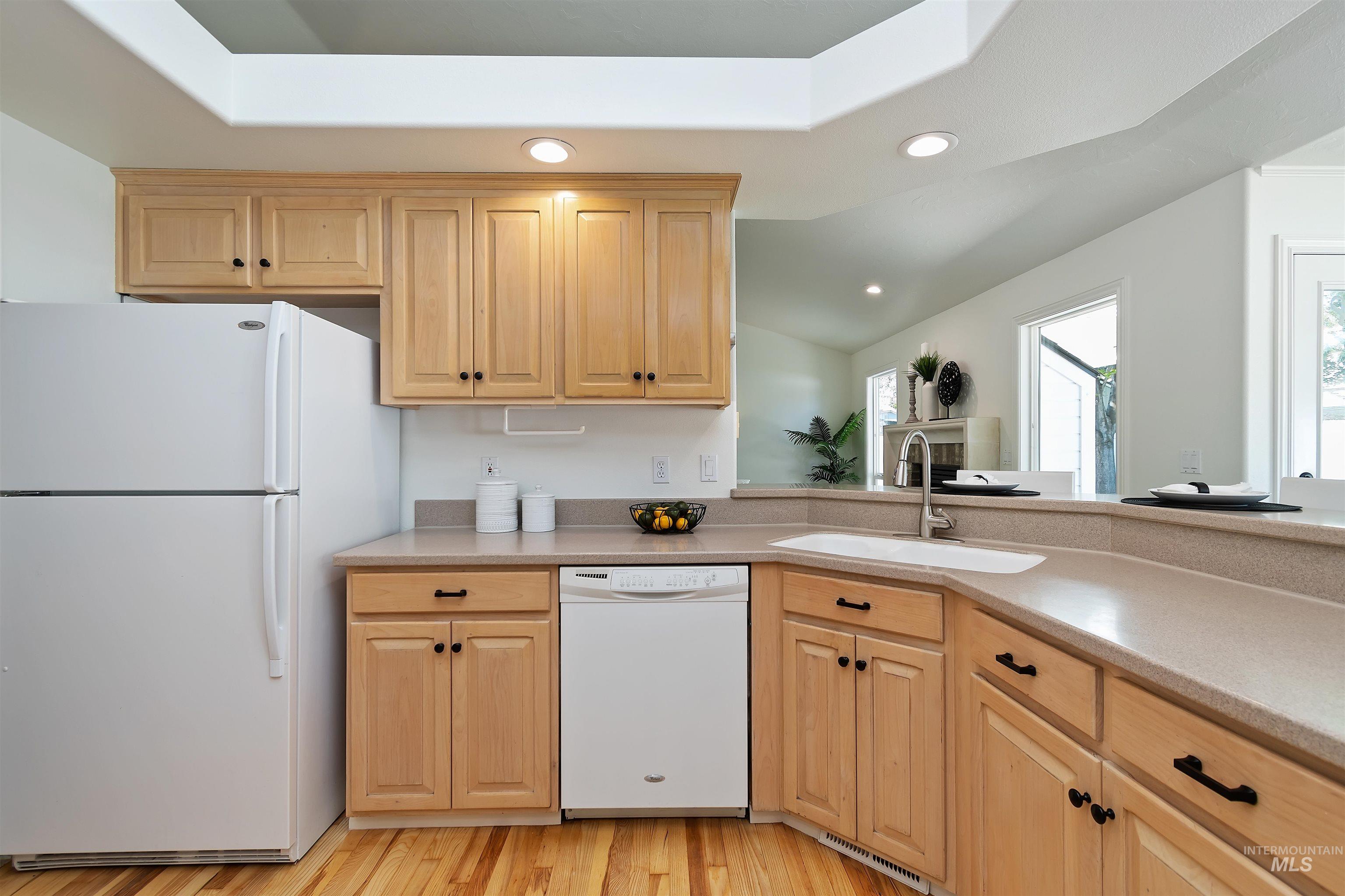 2188 E Skokie Dr