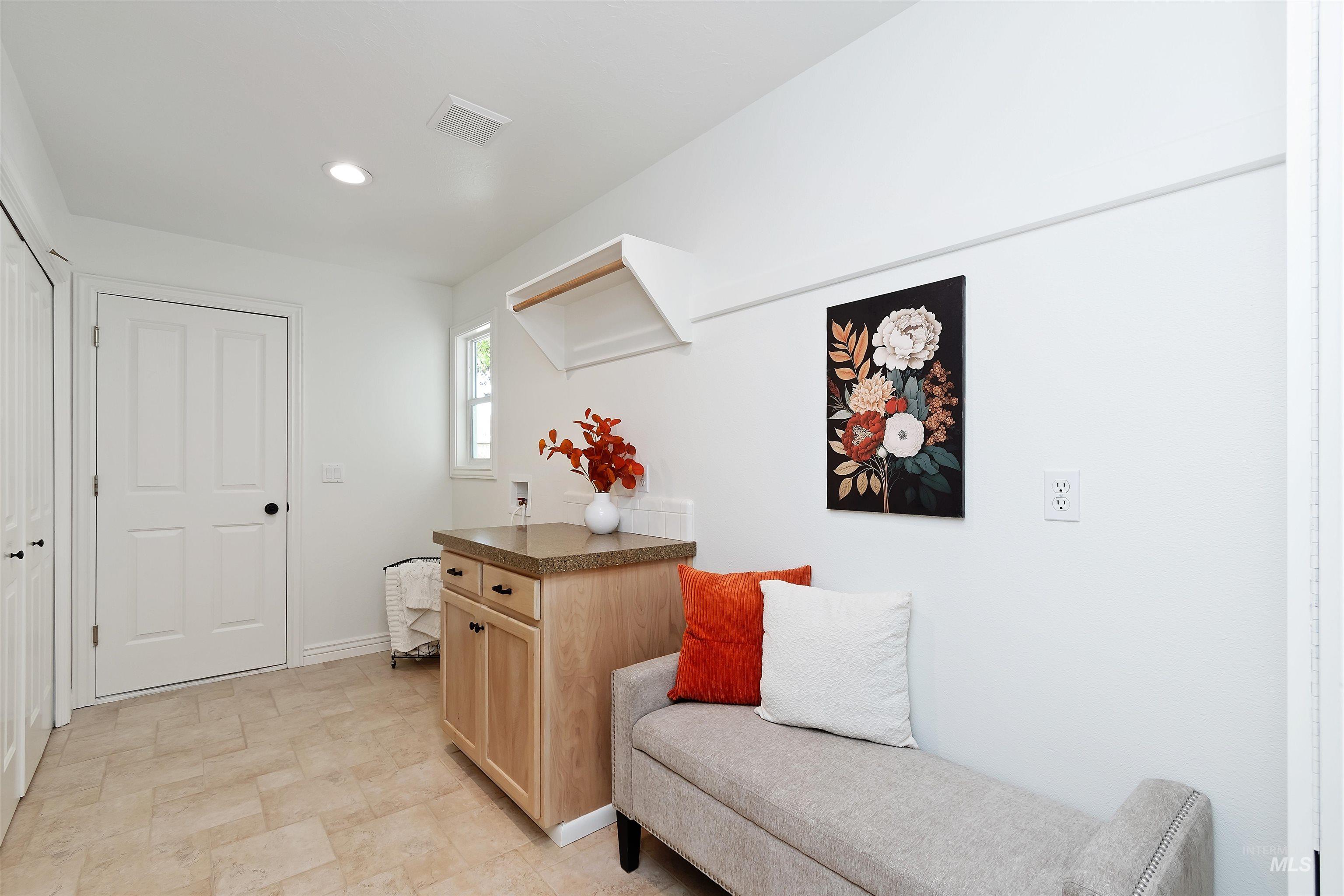 2188 E Skokie Dr