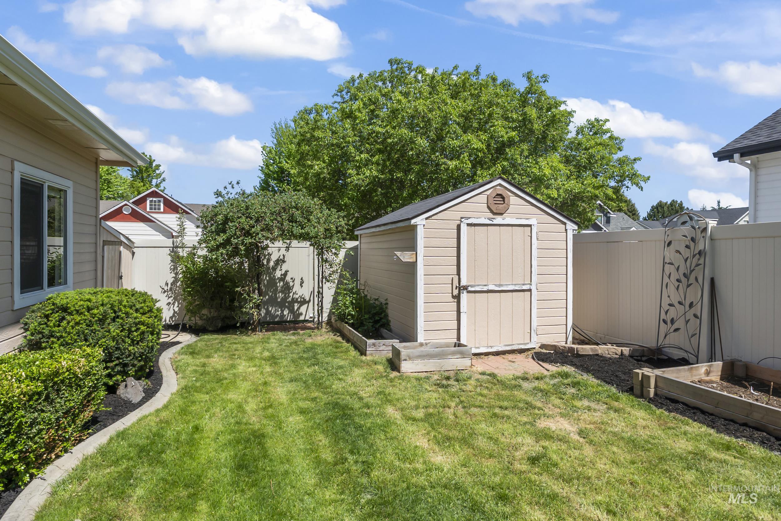 5356 N Schumann Ave