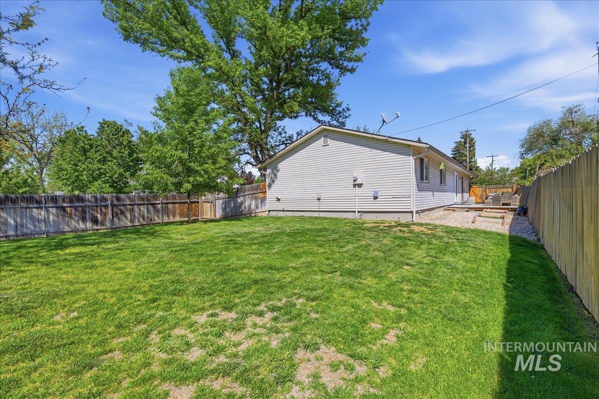 1809 W Malad Lane