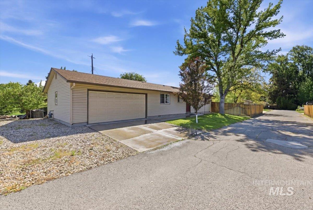 1809 W Malad Lane