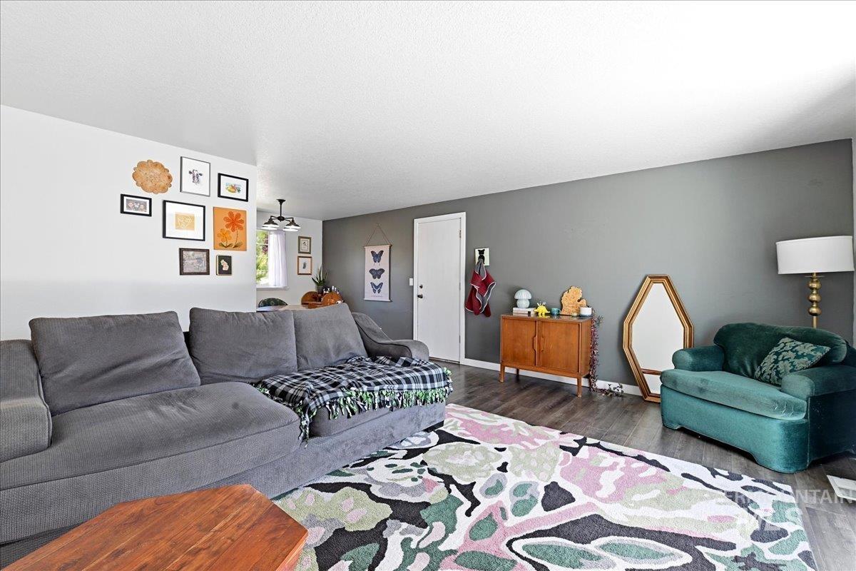 1809 W Malad Lane