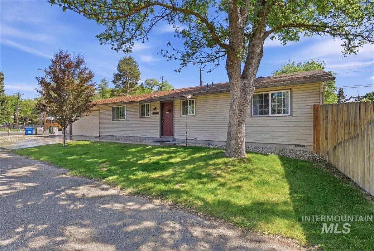 1809 W Malad Lane