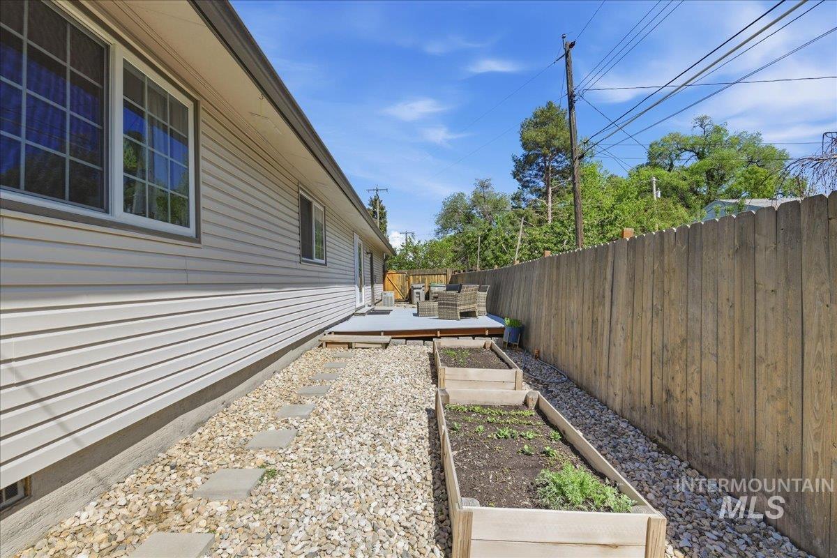 1809 W Malad Lane