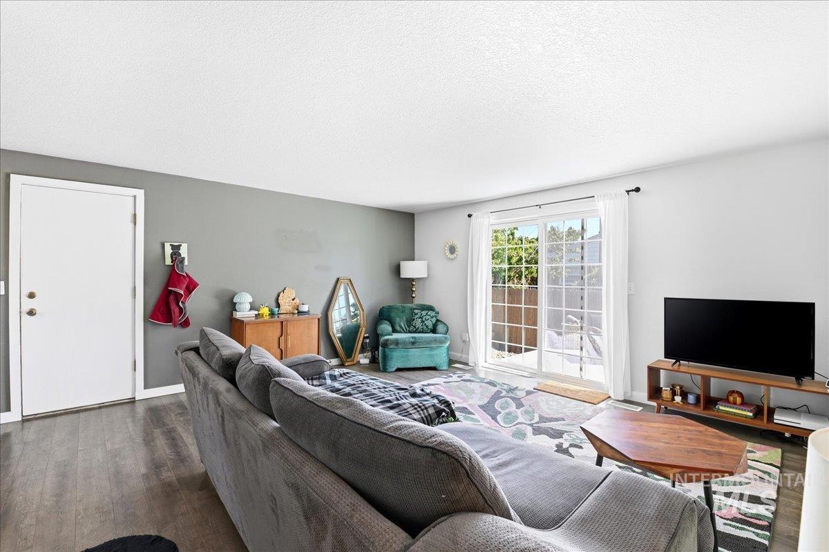 1809 W Malad Lane