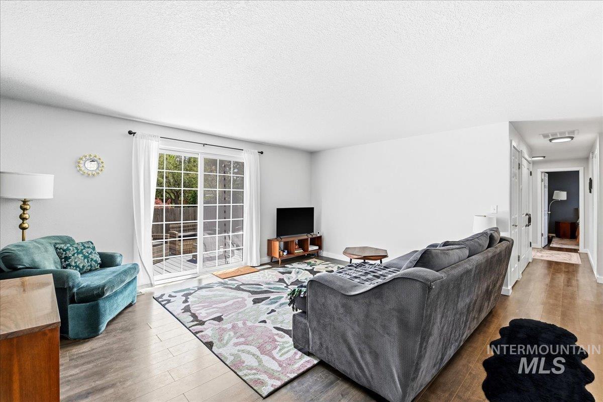 1809 W Malad Lane