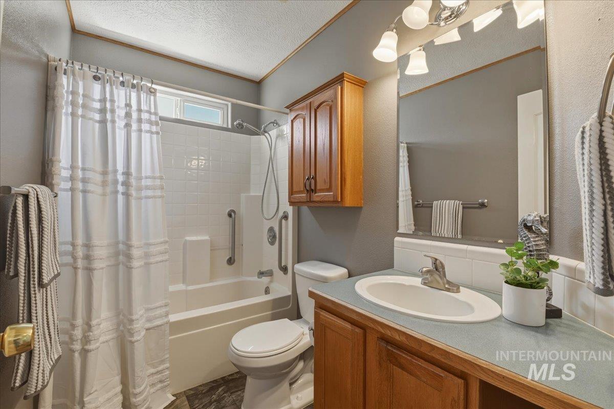414 Meadowbrook Place