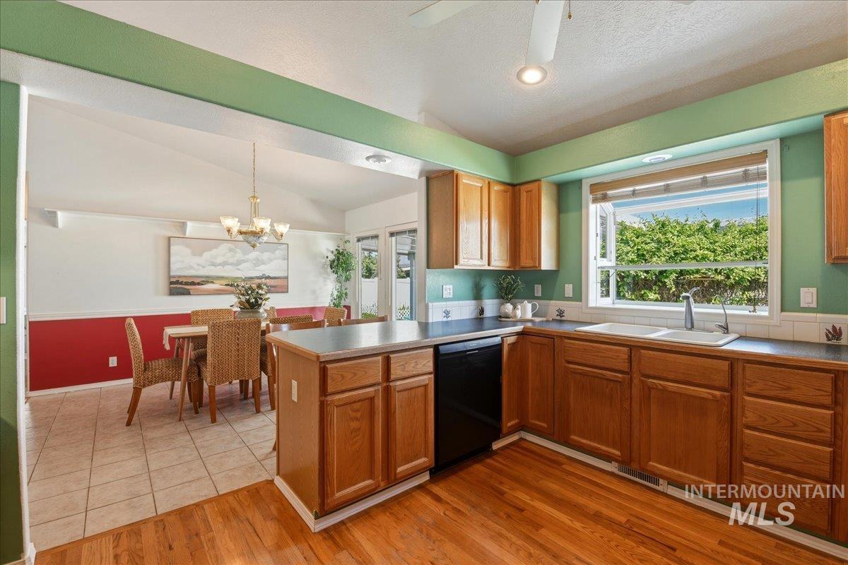 414 Meadowbrook Place