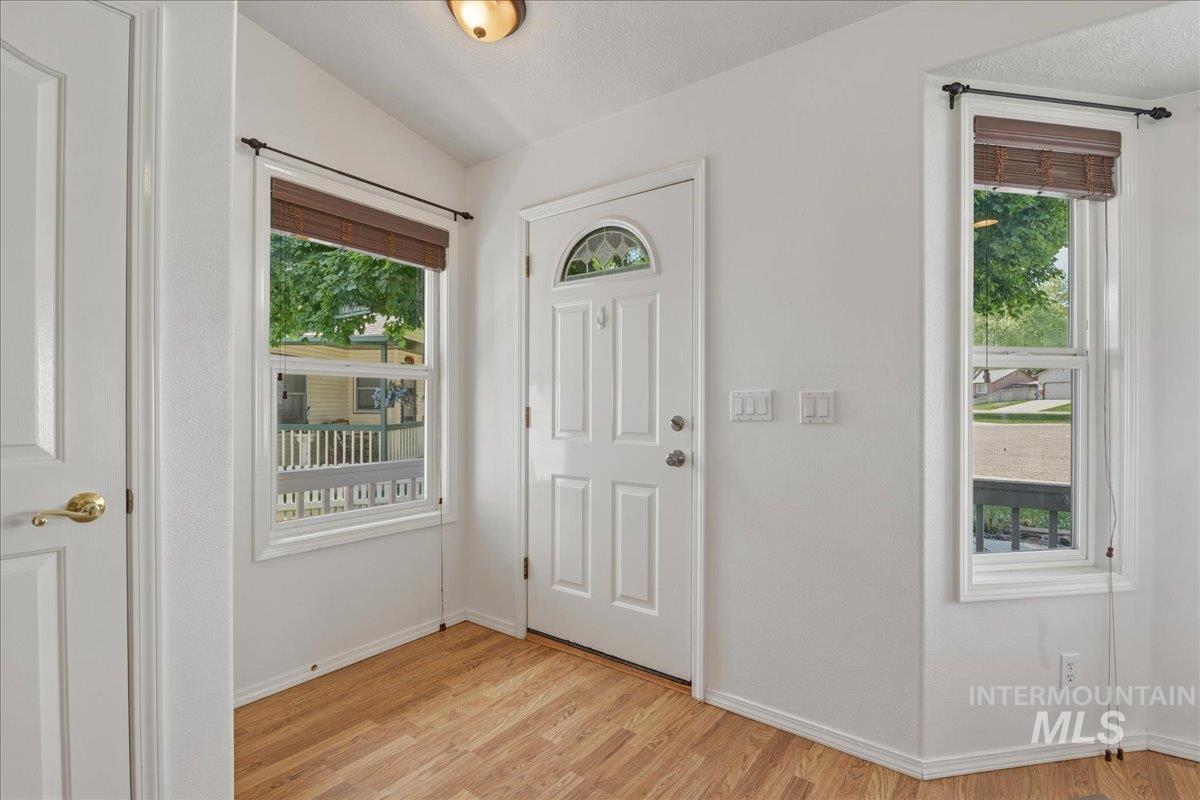 414 Meadowbrook Place