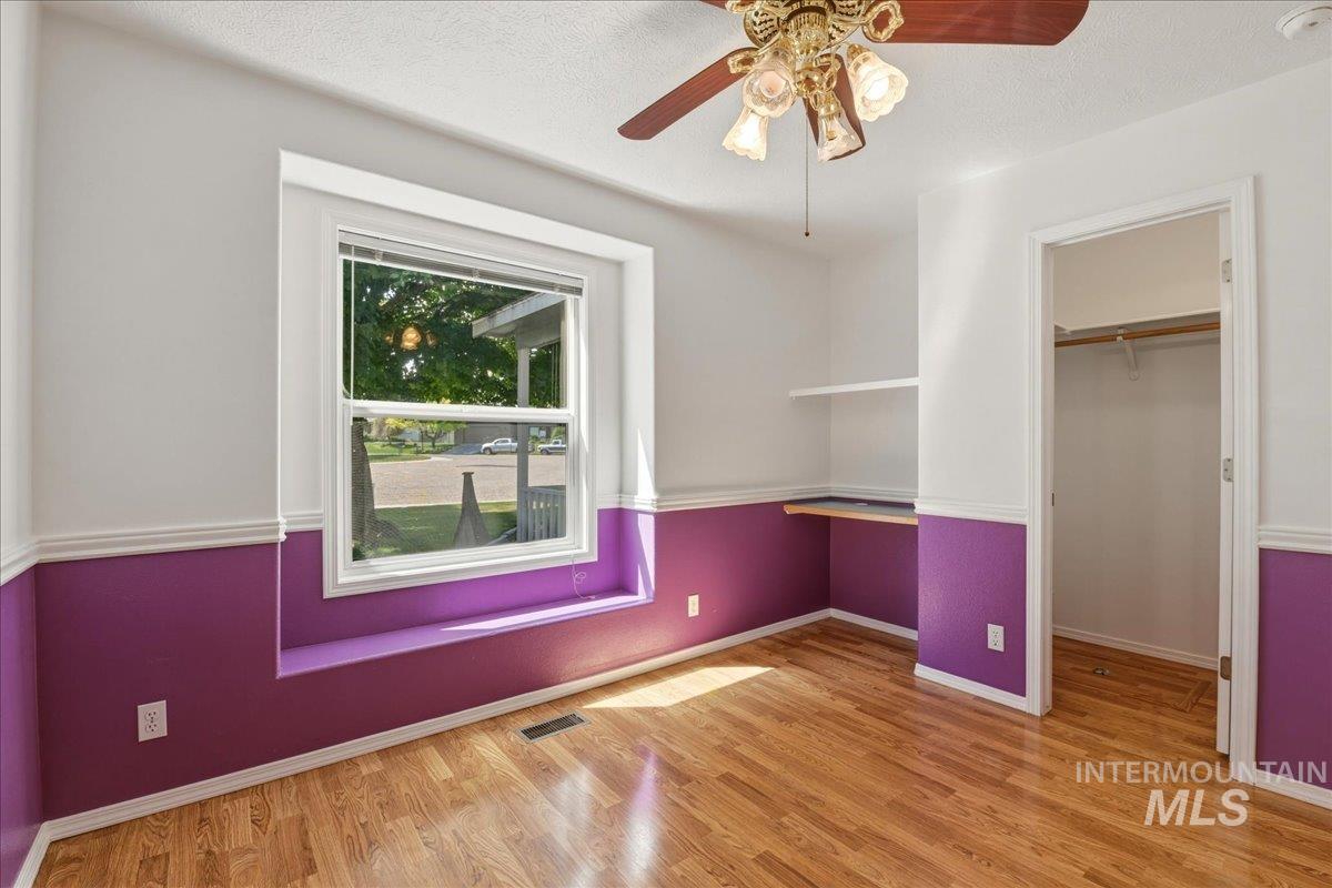 414 Meadowbrook Place