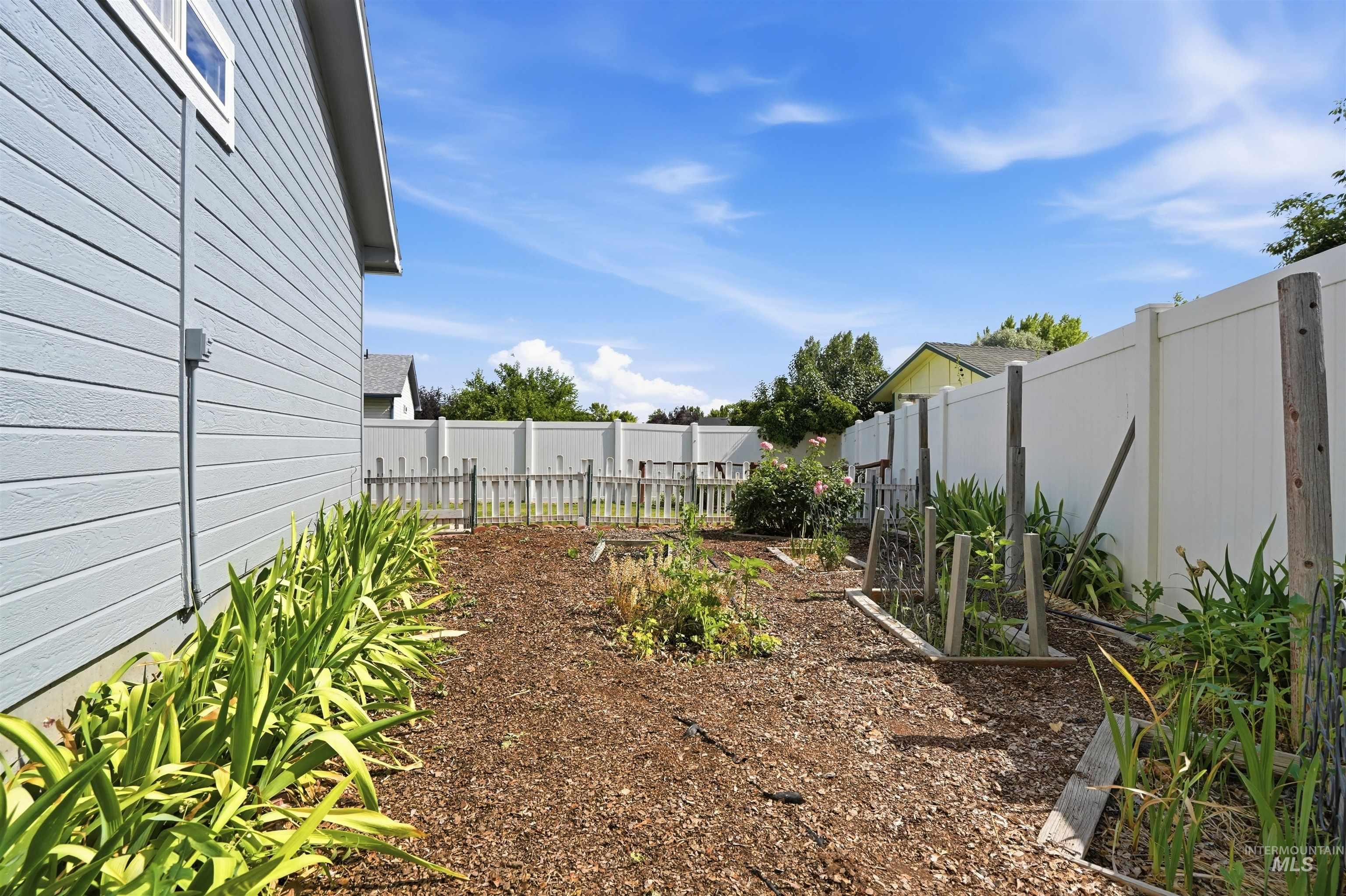 414 Meadowbrook Place