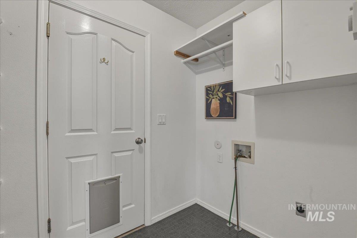 414 Meadowbrook Place