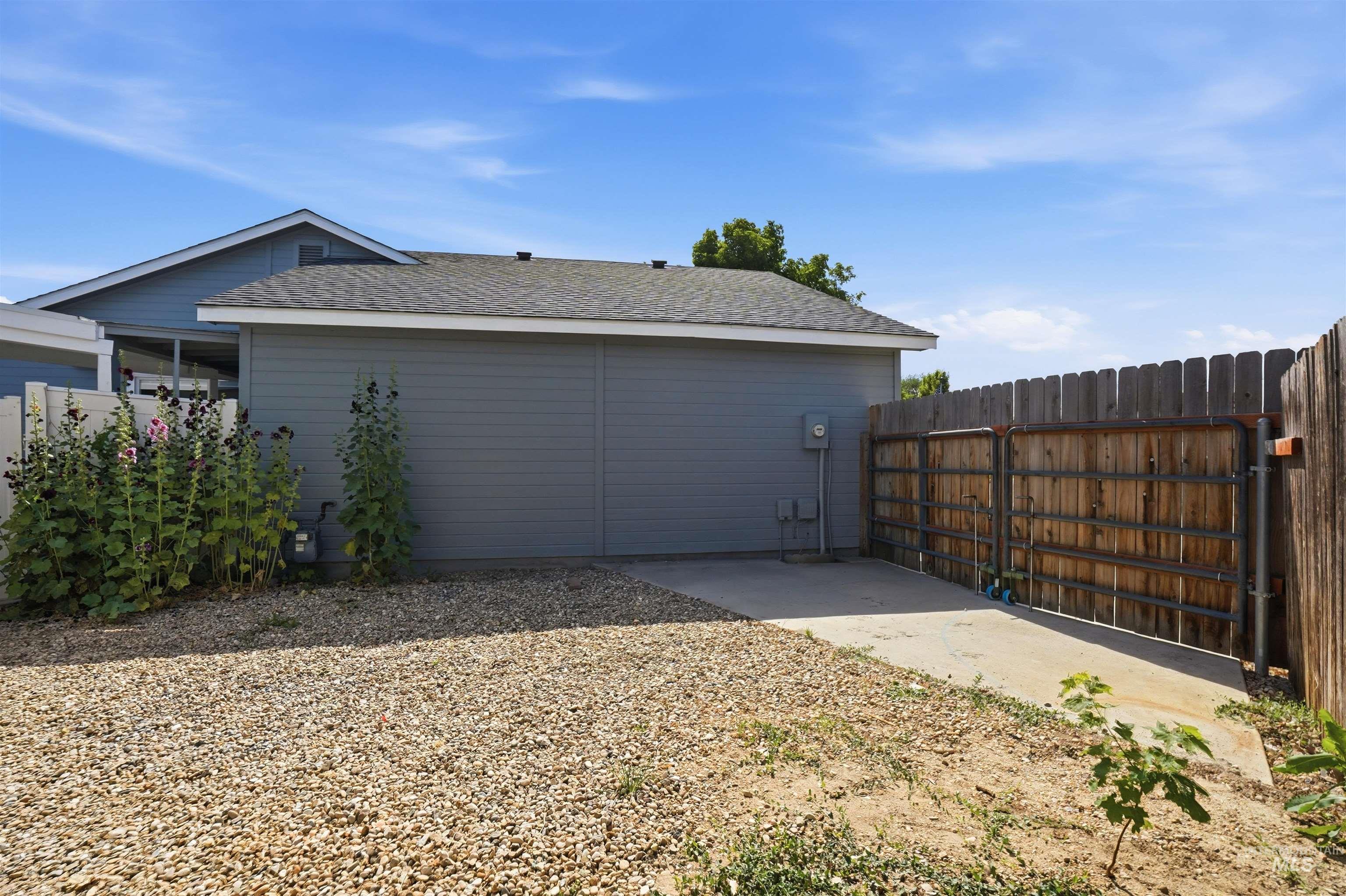 414 Meadowbrook Place