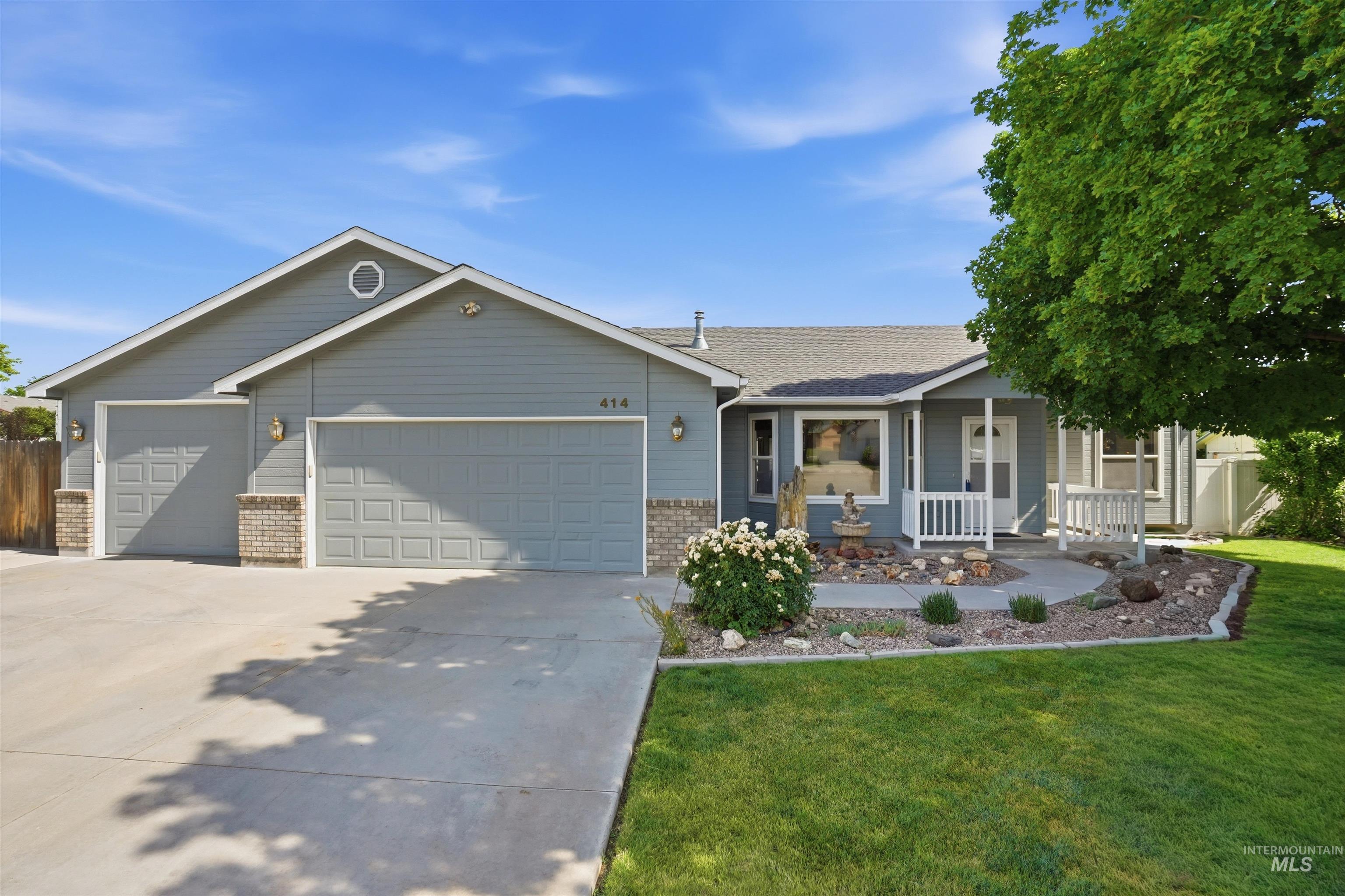 414 Meadowbrook Place