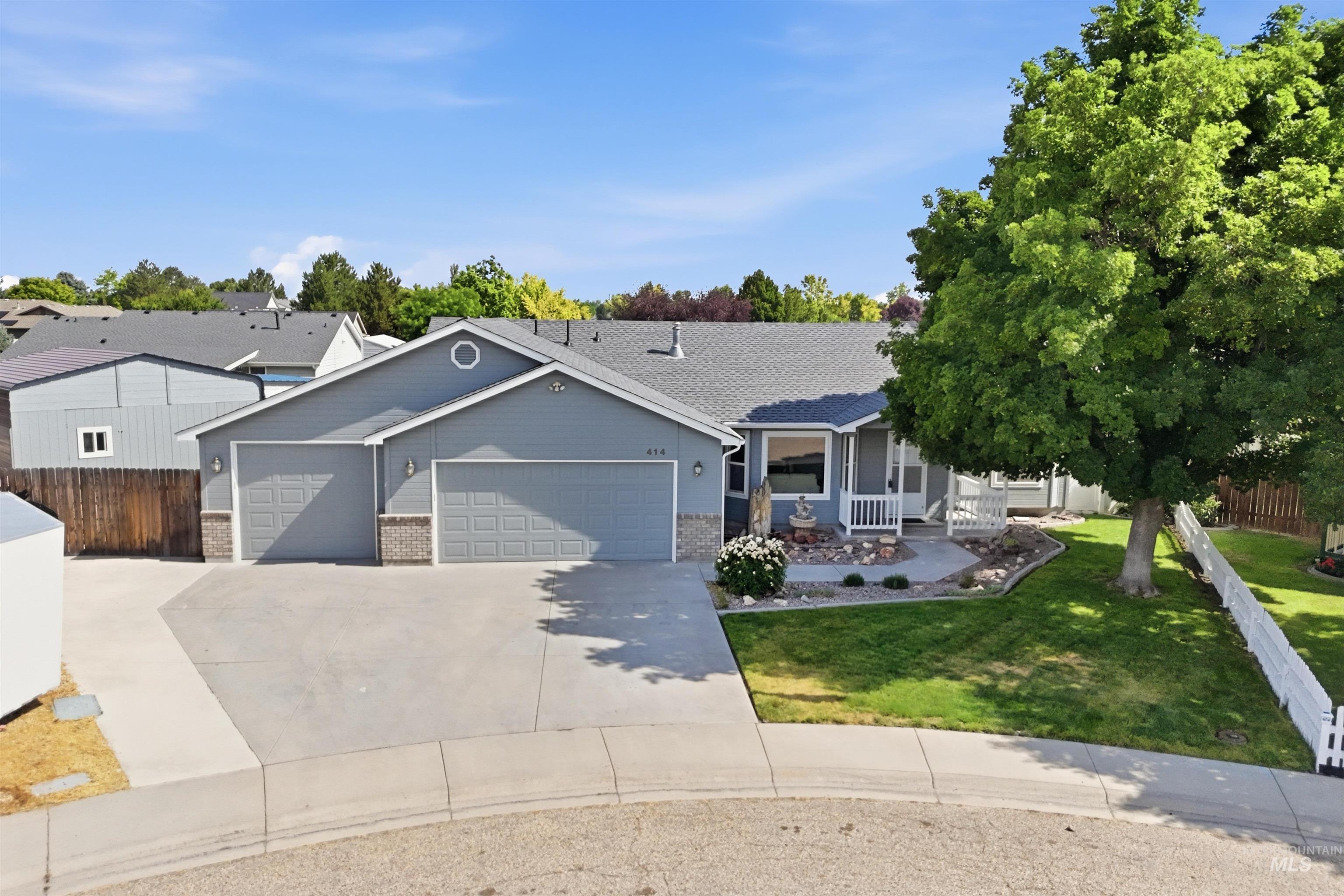 414 Meadowbrook Place