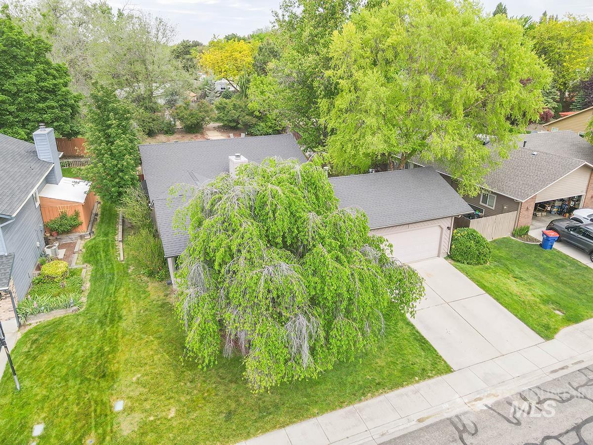 398 Mango Dr