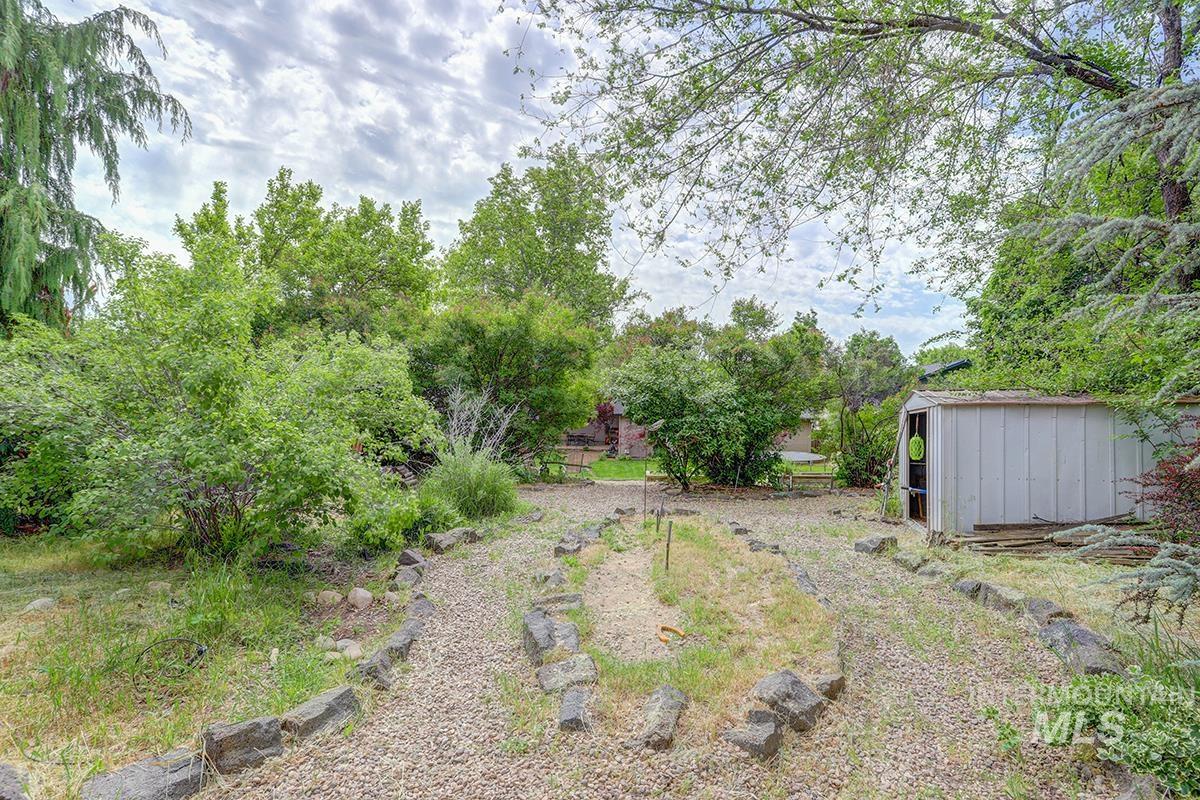 398 Mango Dr