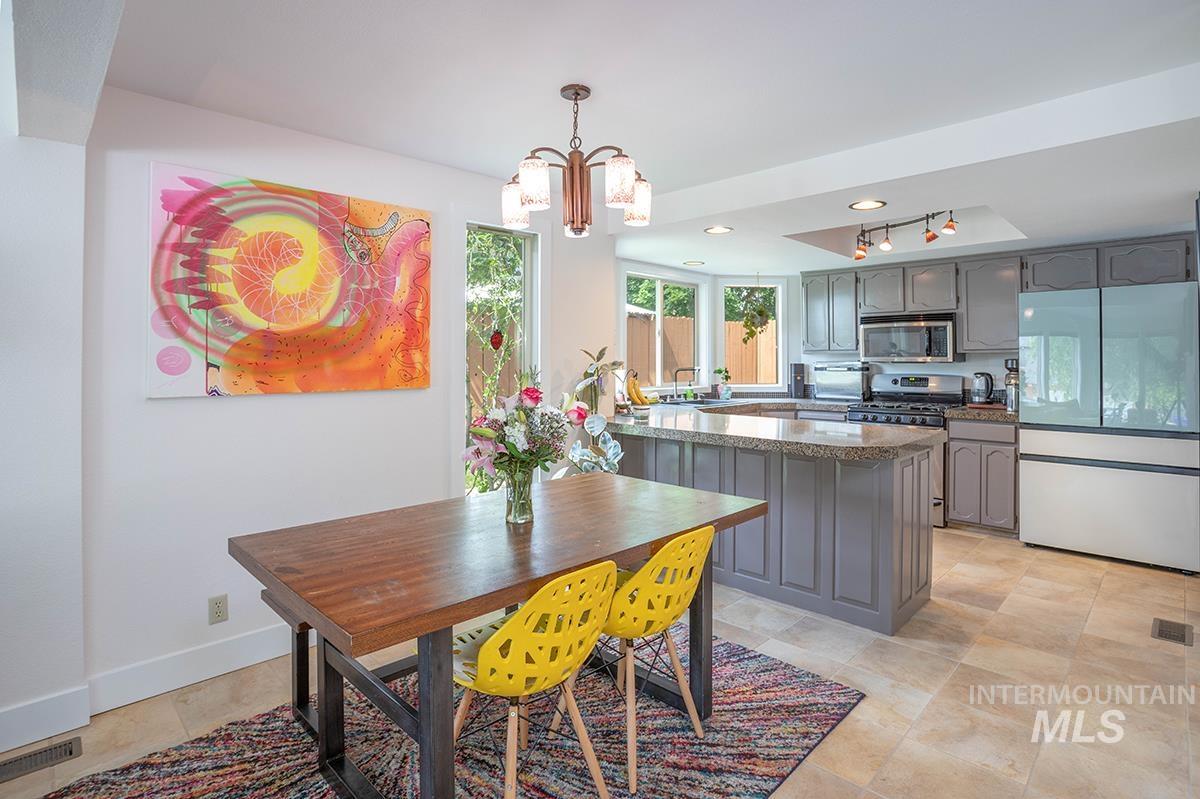 398 Mango Dr