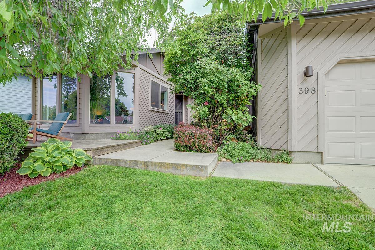 398 Mango Dr