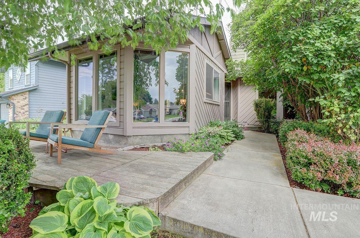 398 Mango Dr