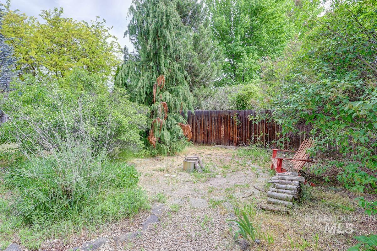 398 Mango Dr