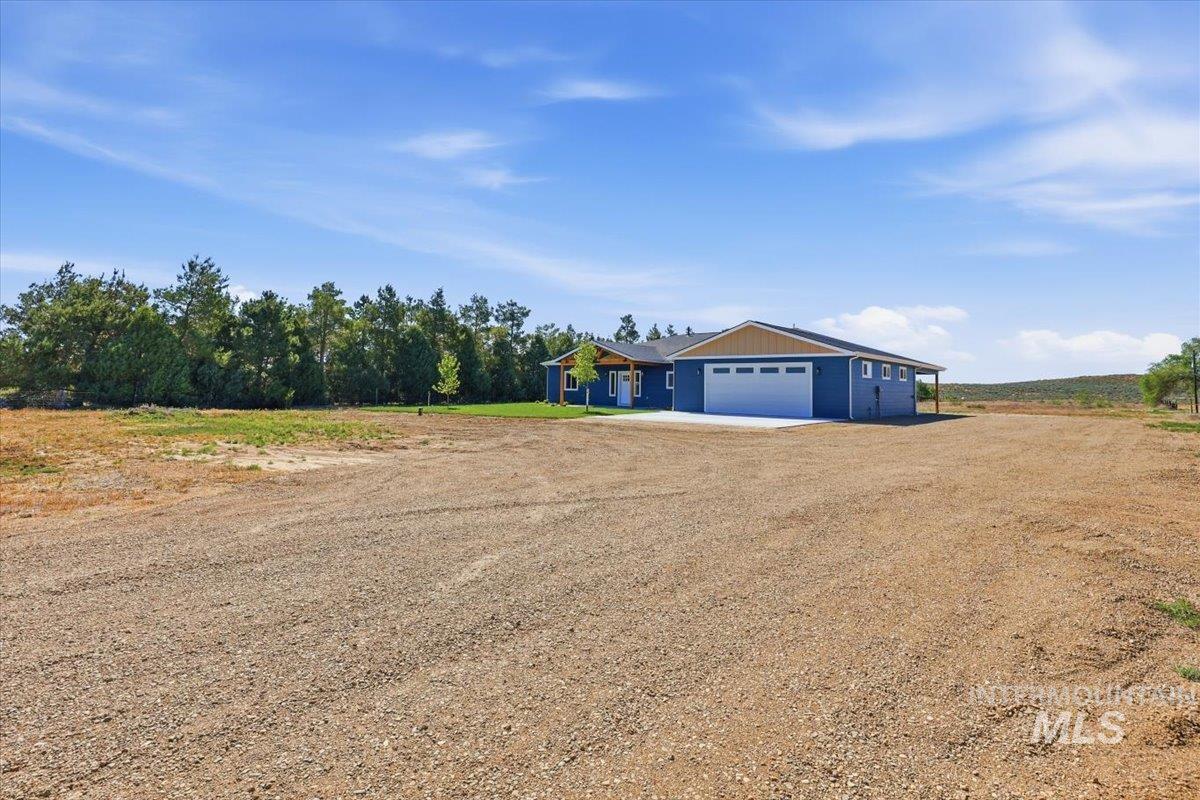 925 NE Beaman Rd.