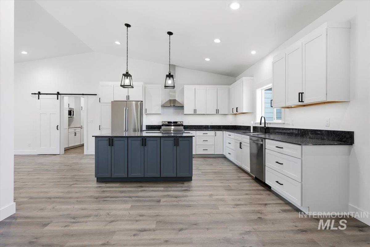 925 NE Beaman Rd.