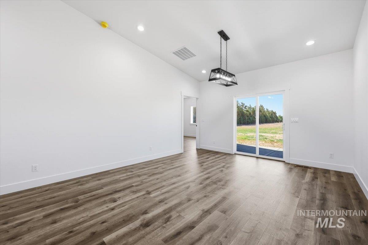 925 NE Beaman Rd.