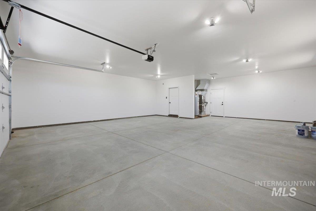 925 NE Beaman Rd.