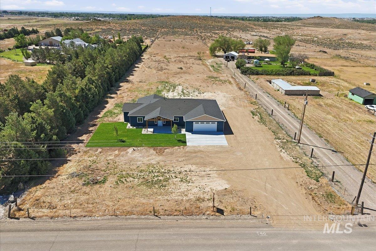 925 NE Beaman Rd.