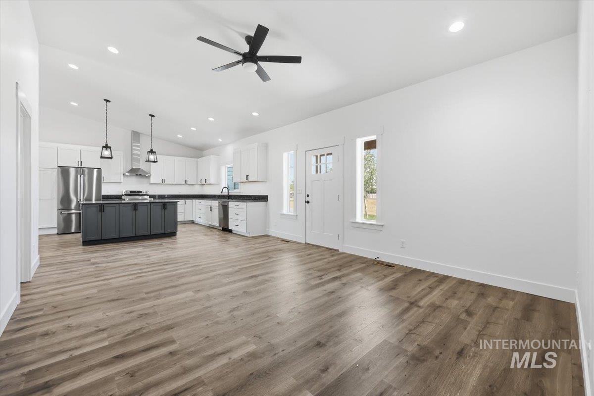 925 NE Beaman Rd.
