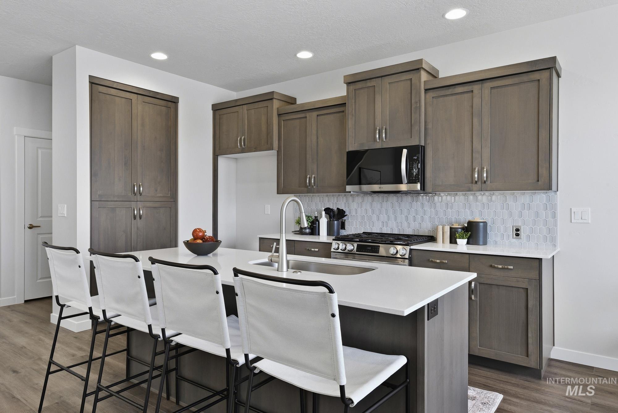 401 N Zimmerman Way