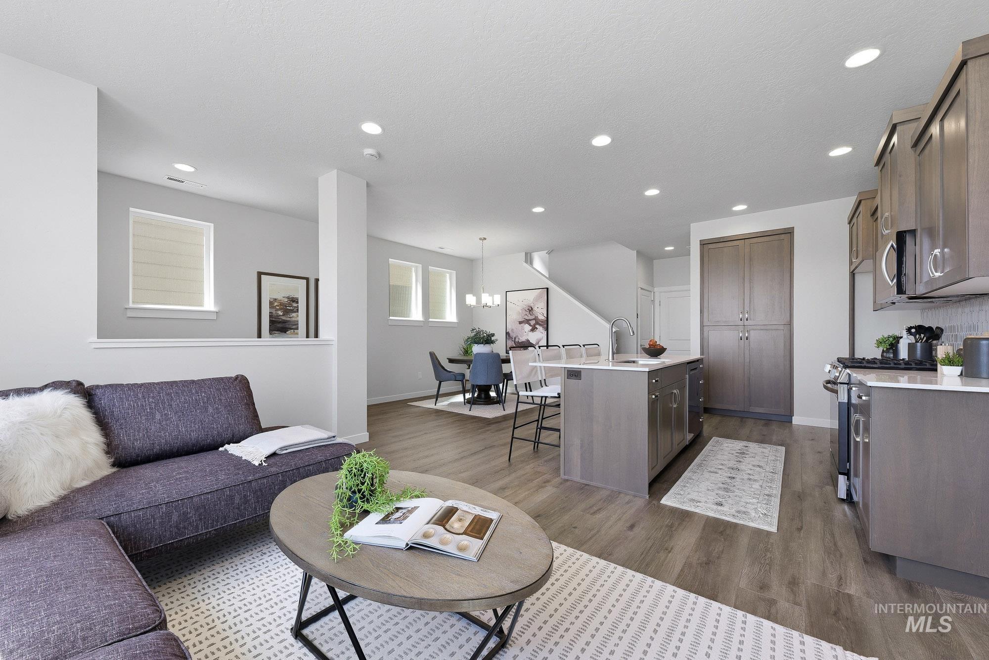 401 N Zimmerman Way