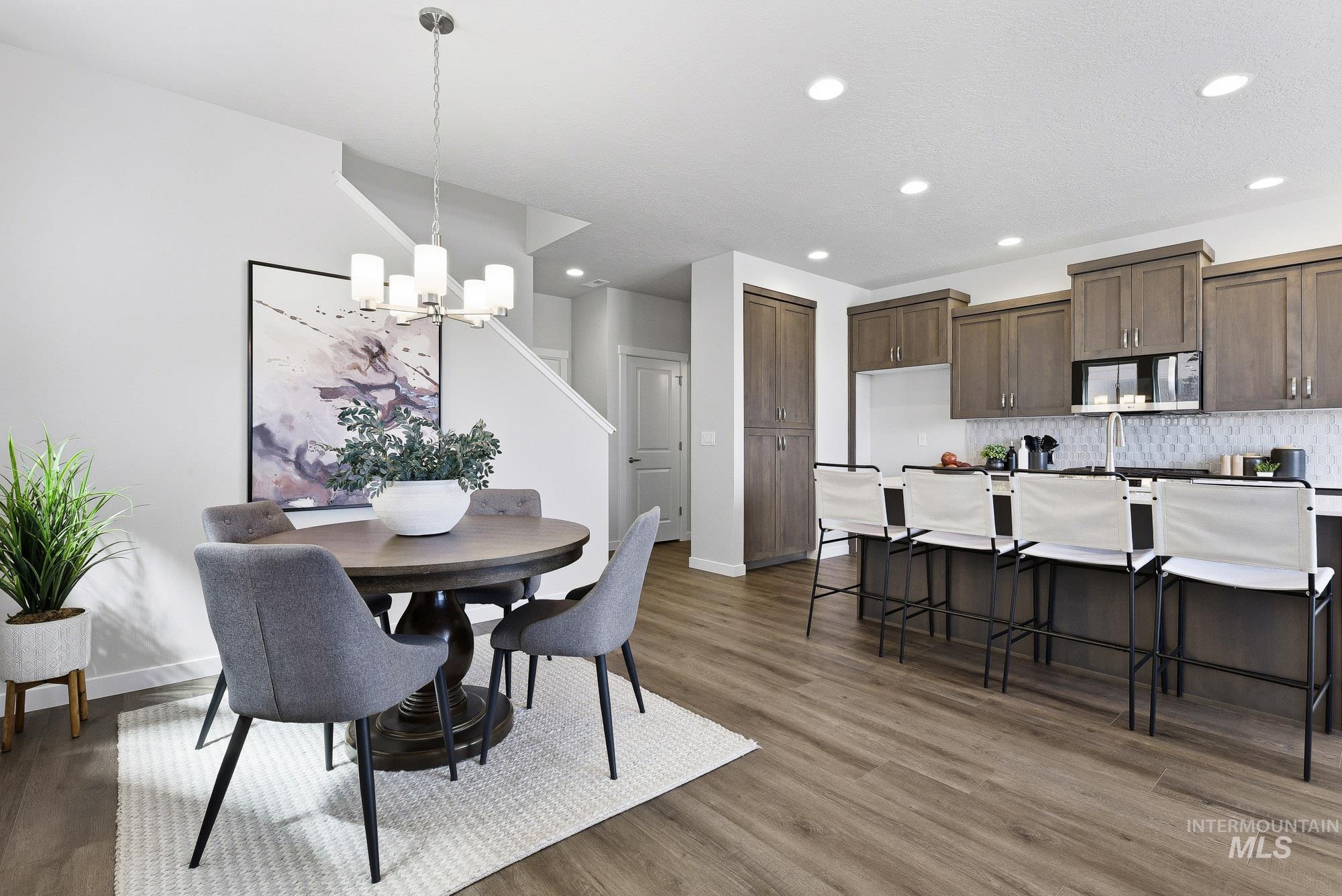 401 N Zimmerman Way