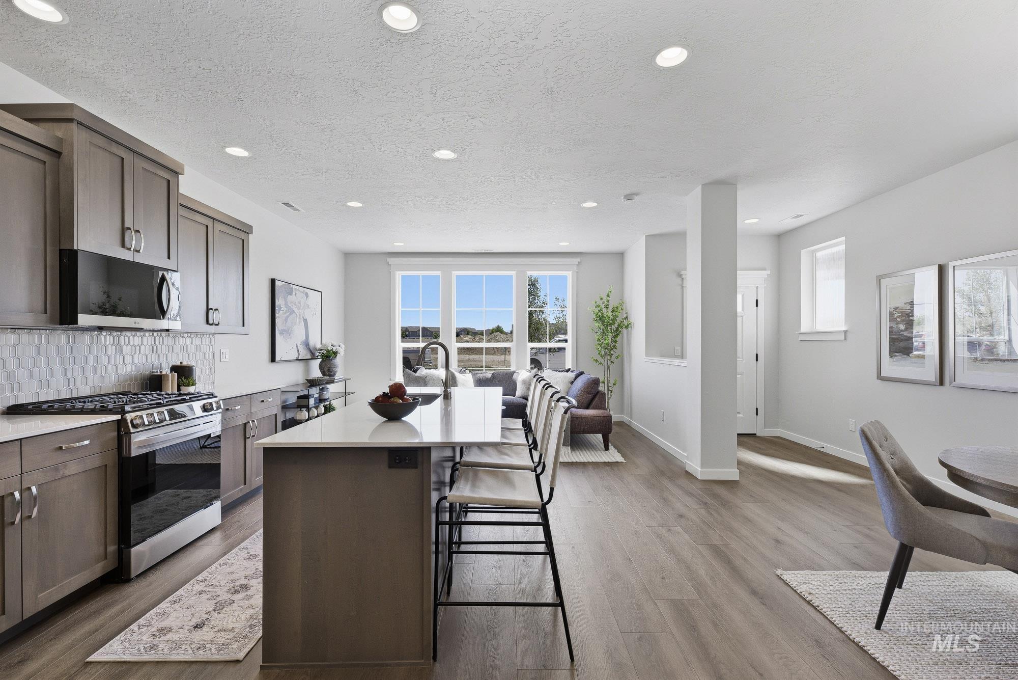 401 N Zimmerman Way