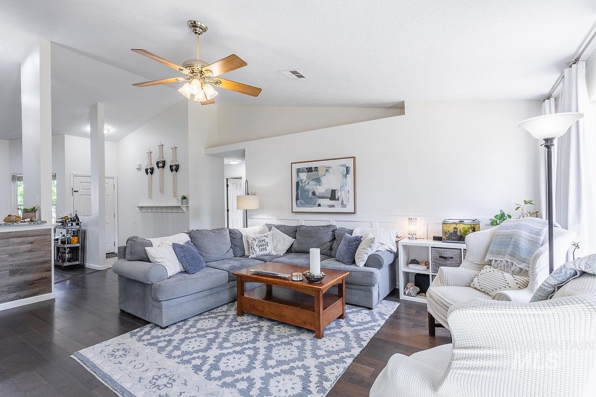 3200 Arcadian Dr