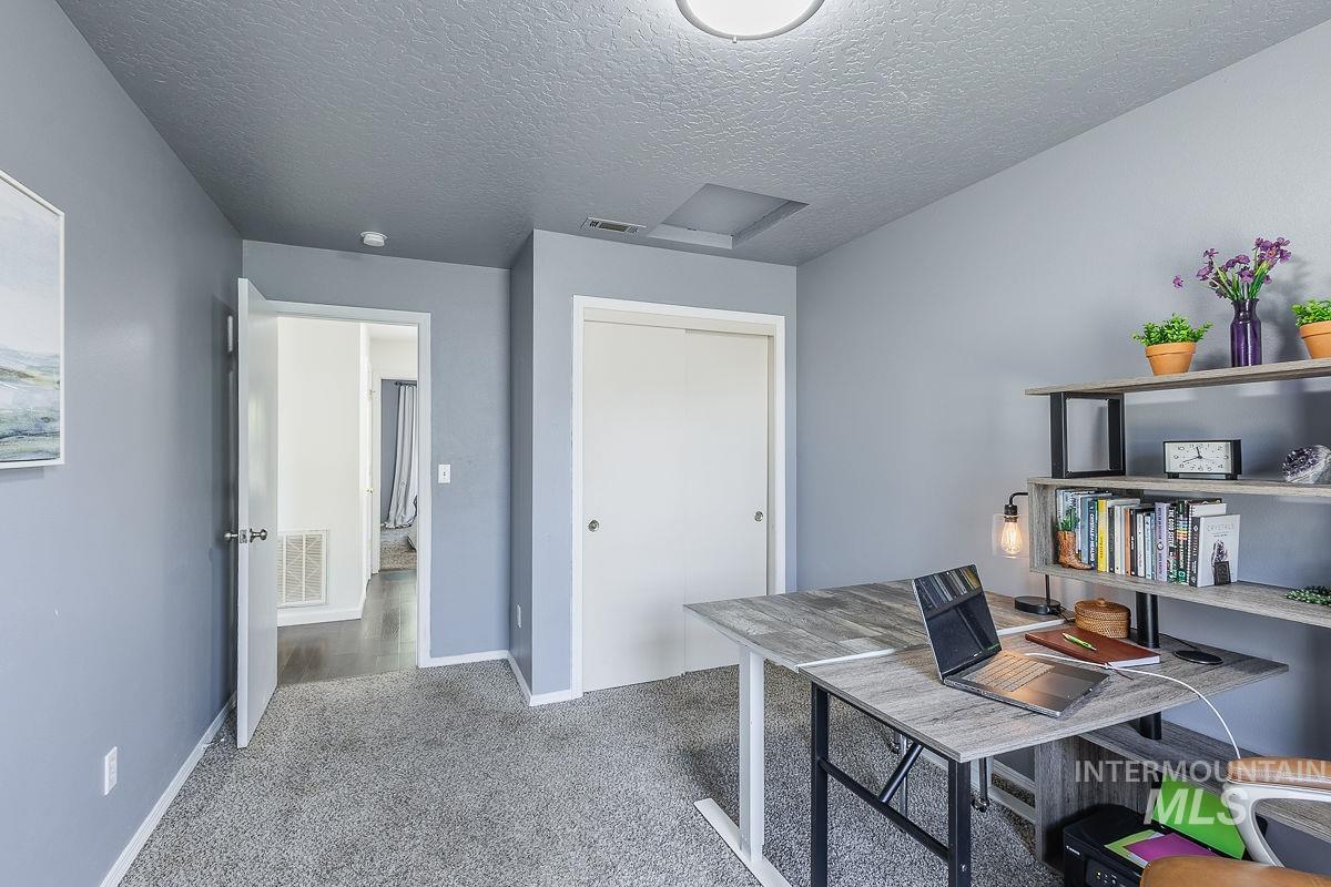 3200 Arcadian Dr