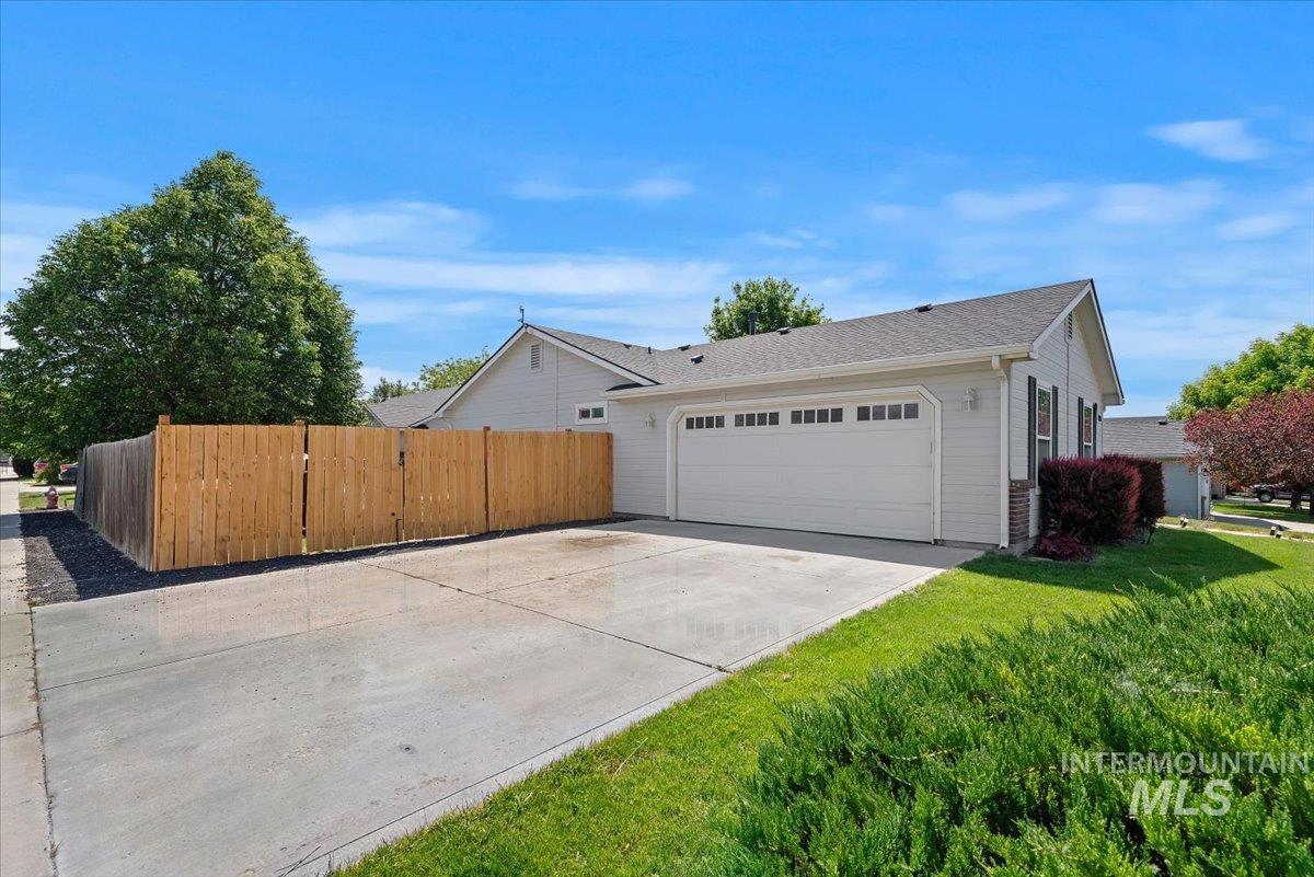6224 S Star Struck Ave