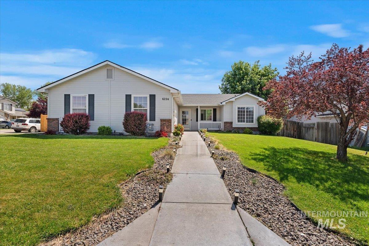 6224 S Star Struck Ave