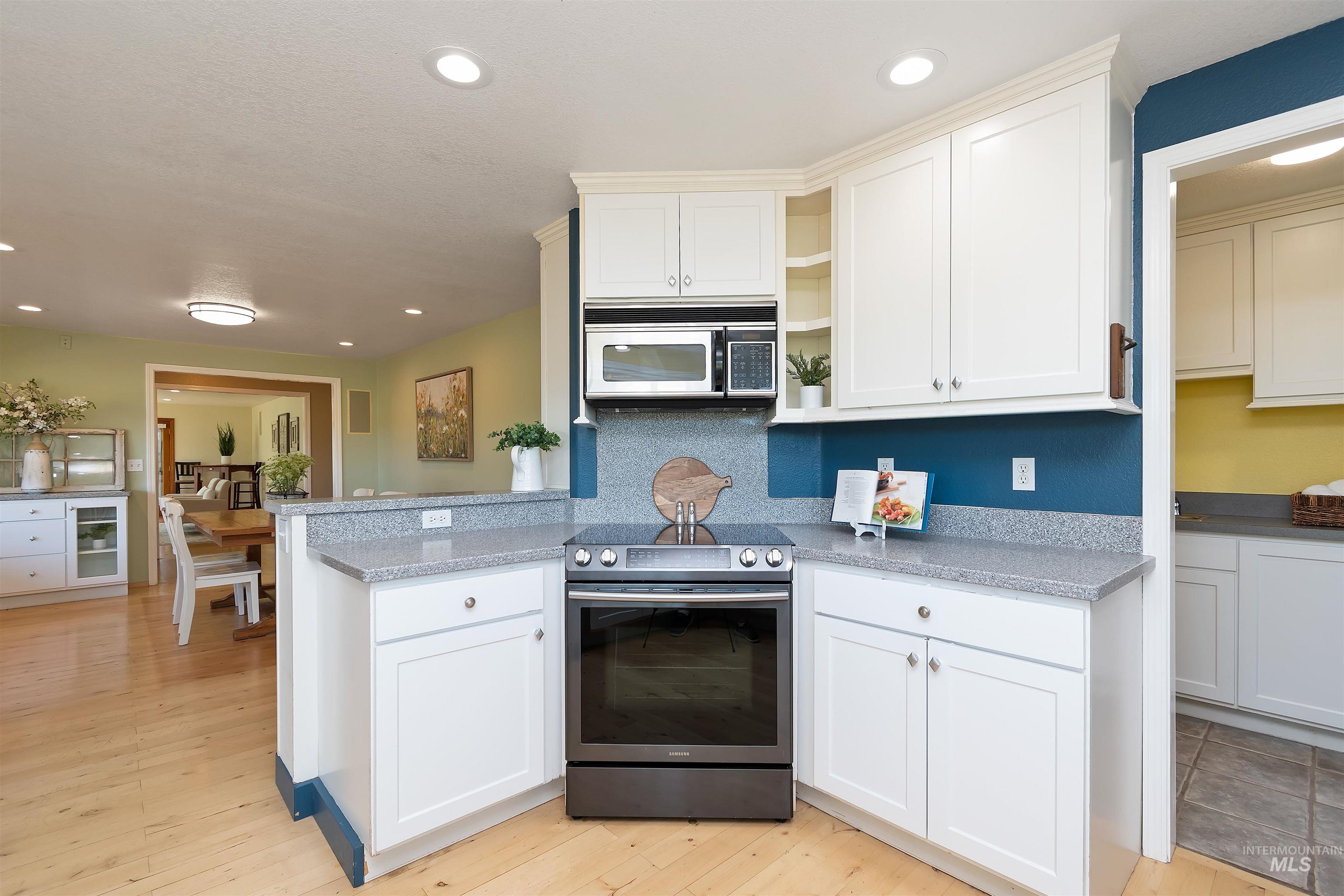 1156 W Stillwell Dr