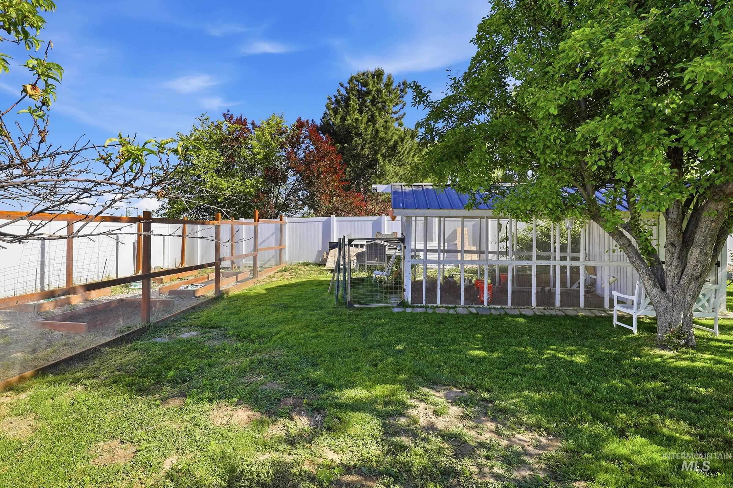 6185 N Serenity Lane