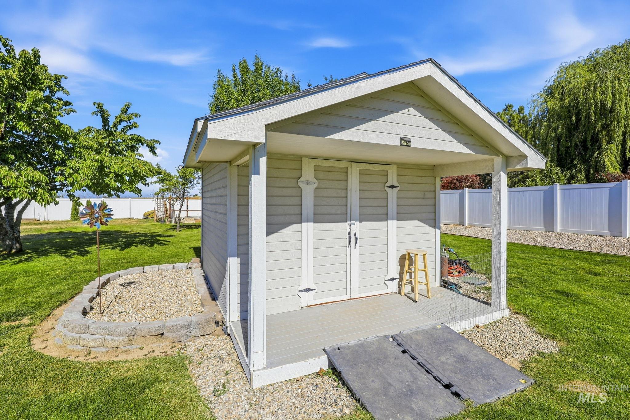 6185 N Serenity Lane