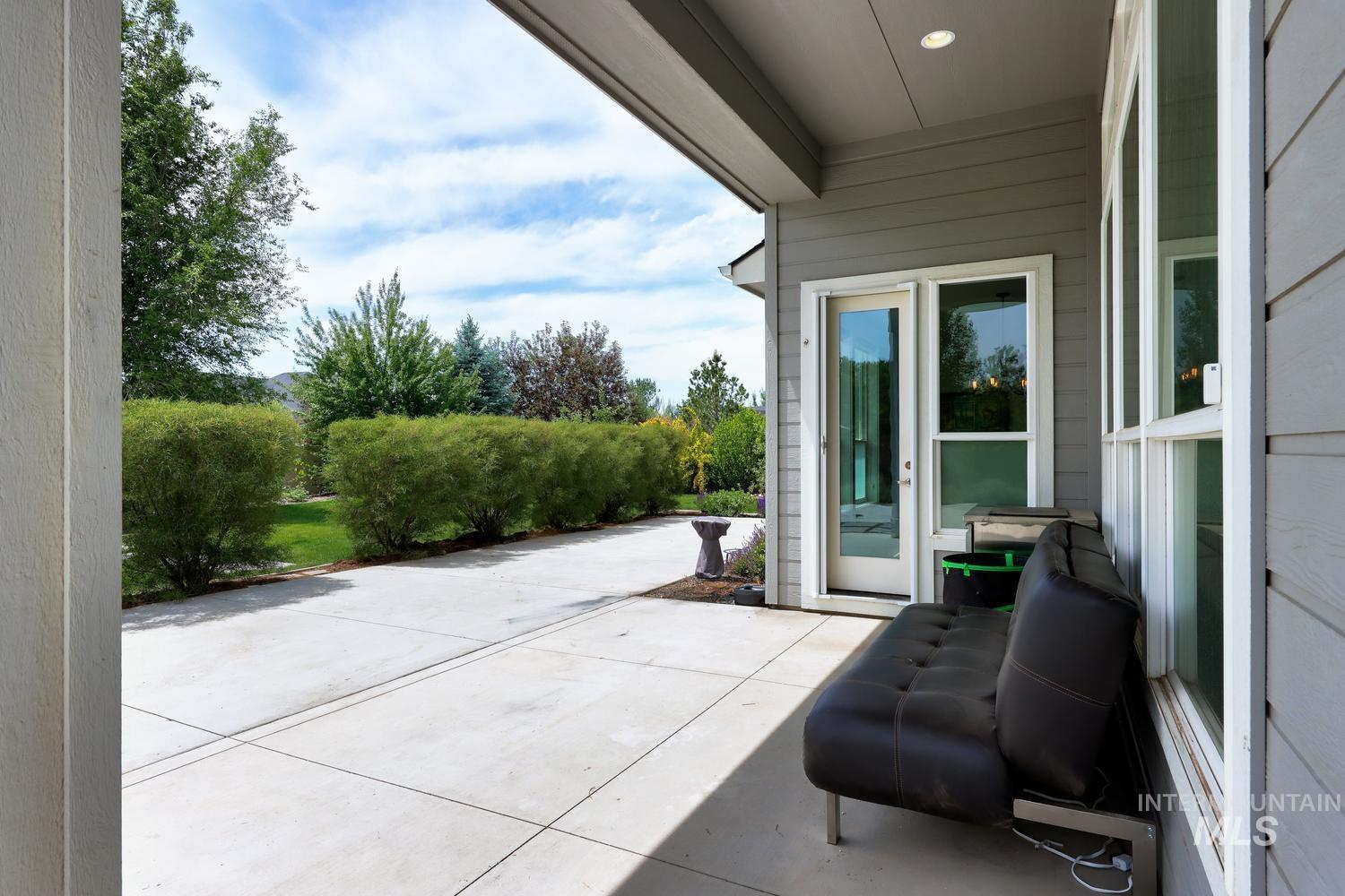 6239 W Frisby