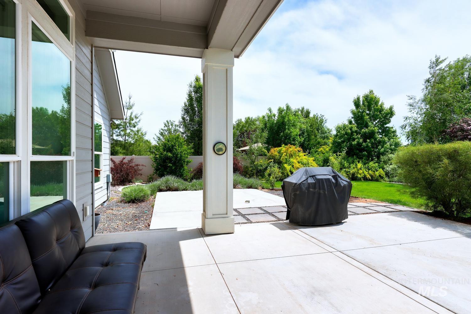 6239 W Frisby
