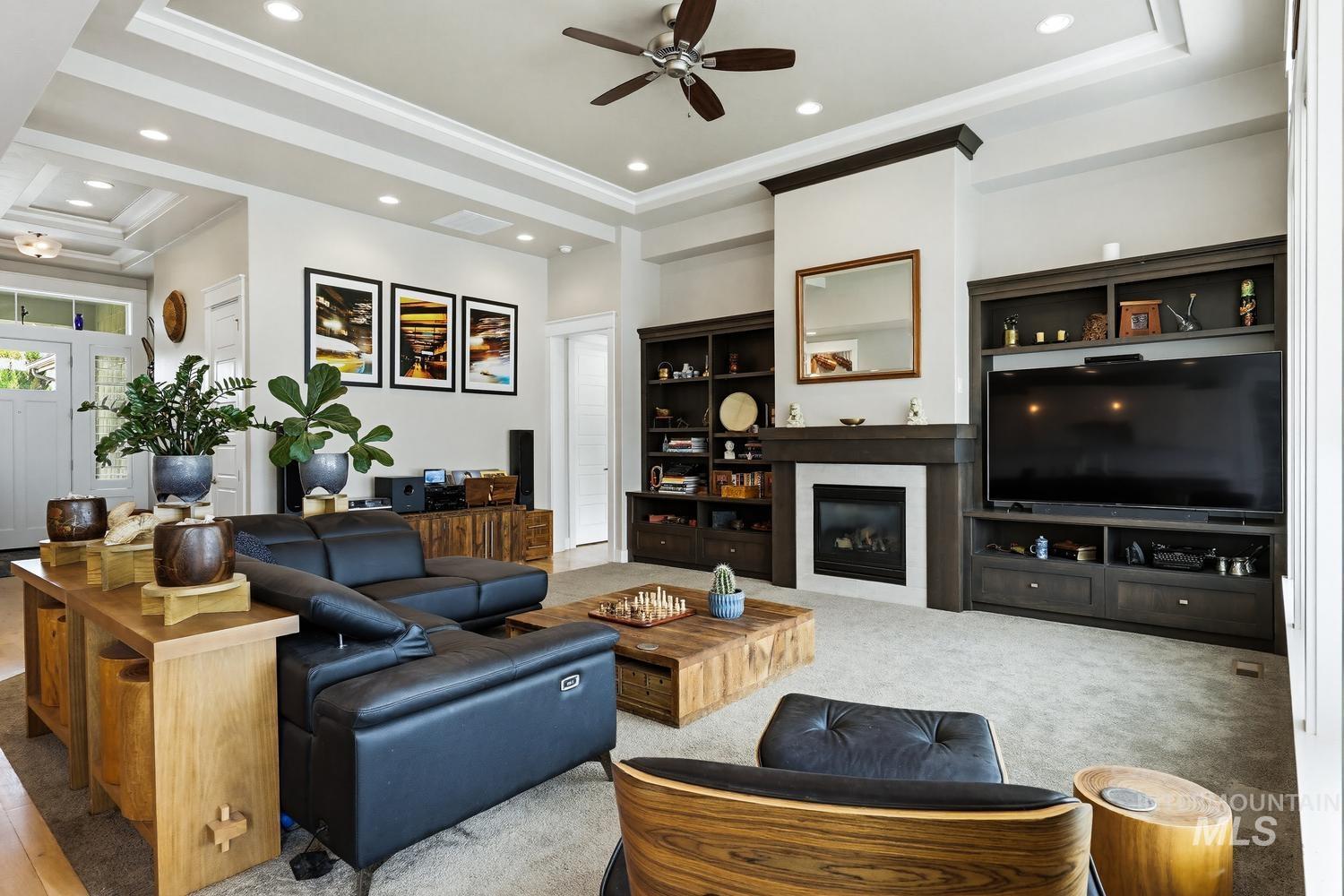 6239 W Frisby