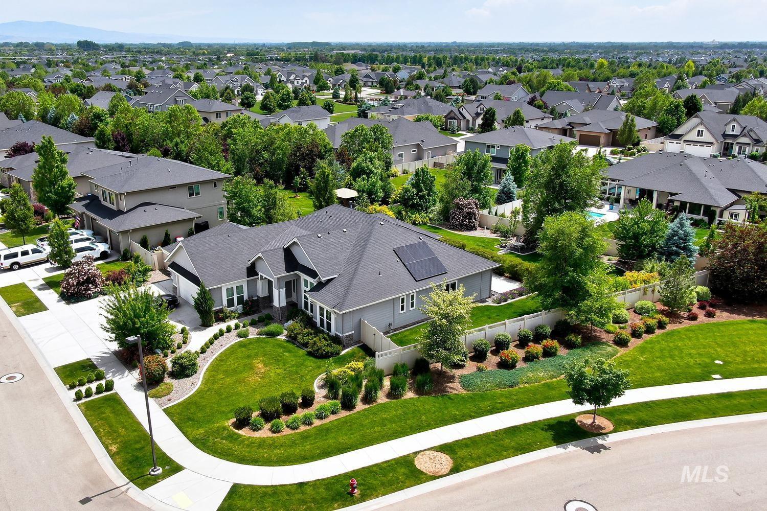 6239 W Frisby