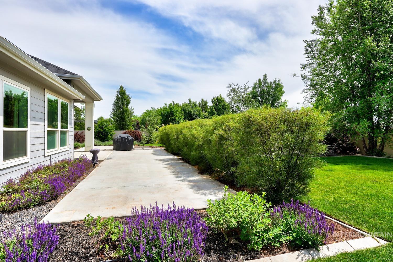 6239 W Frisby