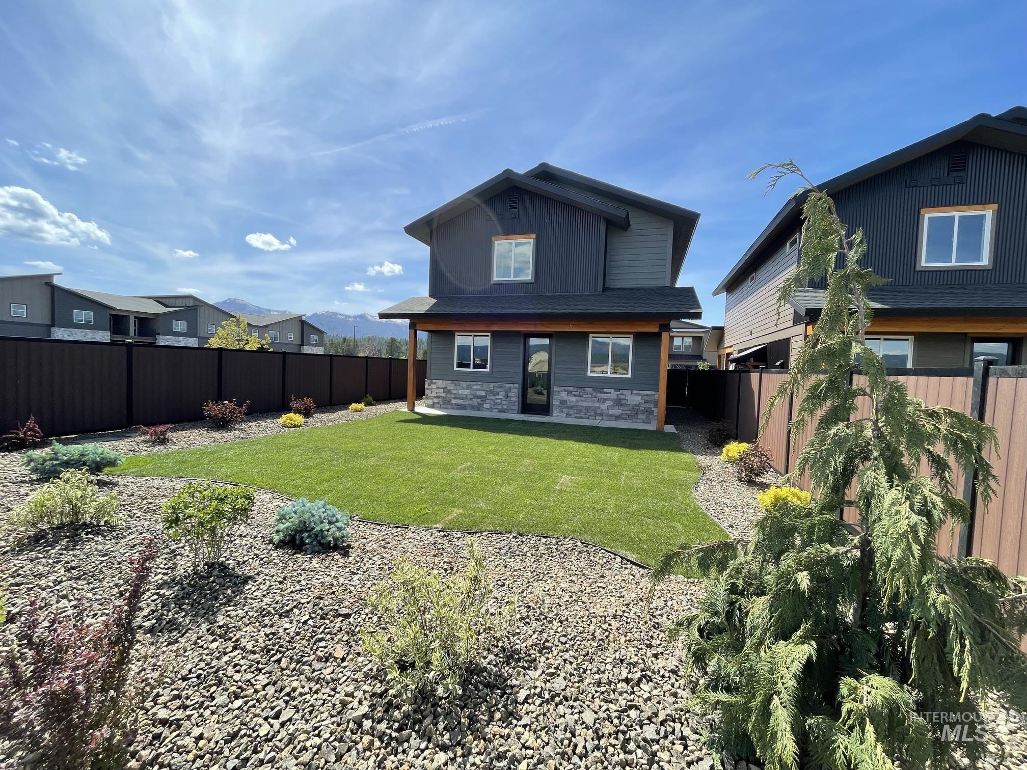 10 North Creek