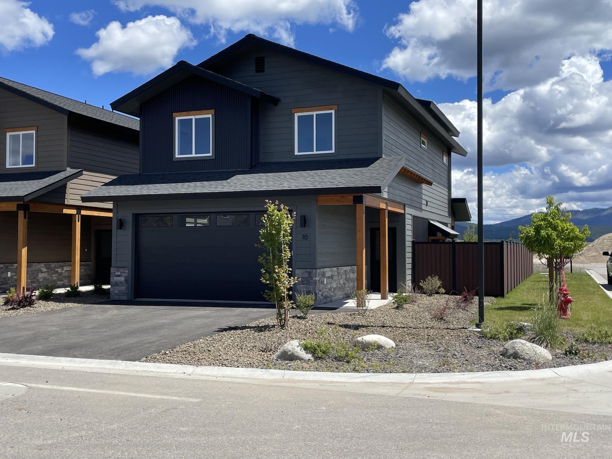 10 North Creek